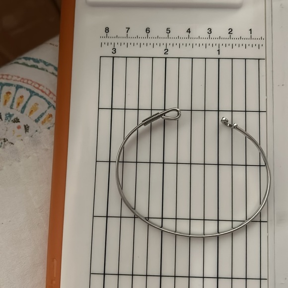 The Hook Bracelet - Picture 5 of 5